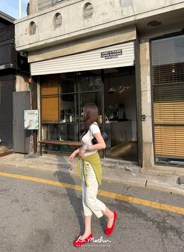 小開衩顯瘦七分褲
